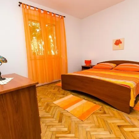 Iva - 150m From The Beach * Trogir