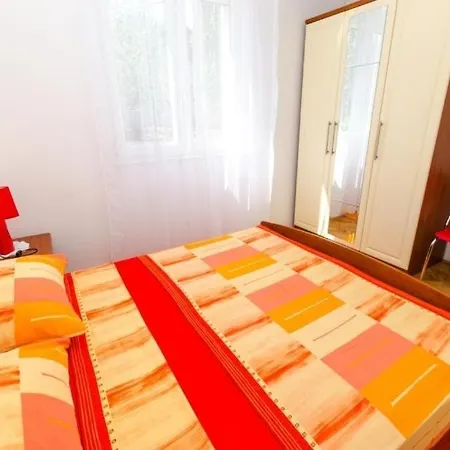 Iva - 150m From The Beach Apartment Trogir